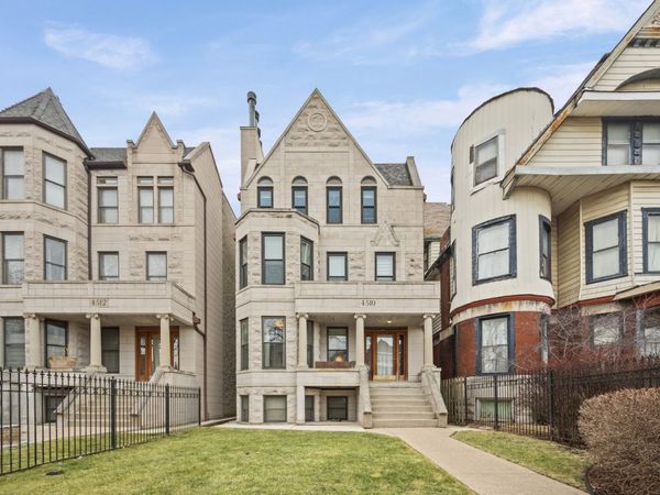 4510 S Greenwood Avenue, Unit 2, Chicago, IL 60653