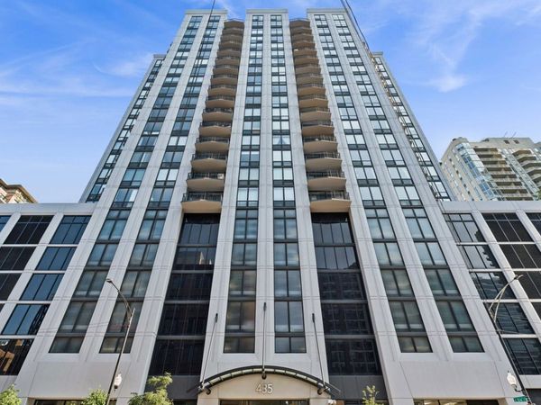 435 W Erie Street, Unit 2104, Chicago, IL 60654