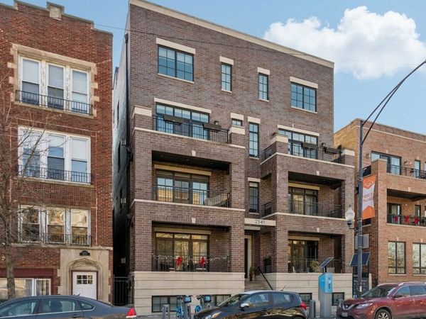 2341 W Roscoe Street , Unit 3W, Chicago, IL 60618