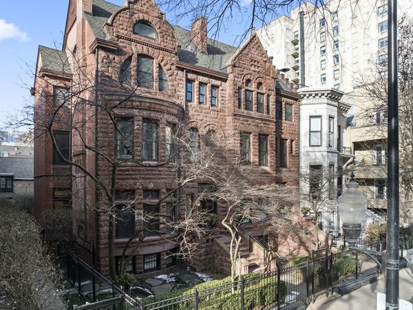 1226 N Dearborn Street, Unit B, Chicago, IL 60610