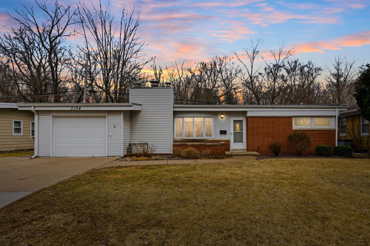 3104 15th St A Street, Moline, IL 61265 Main Photo