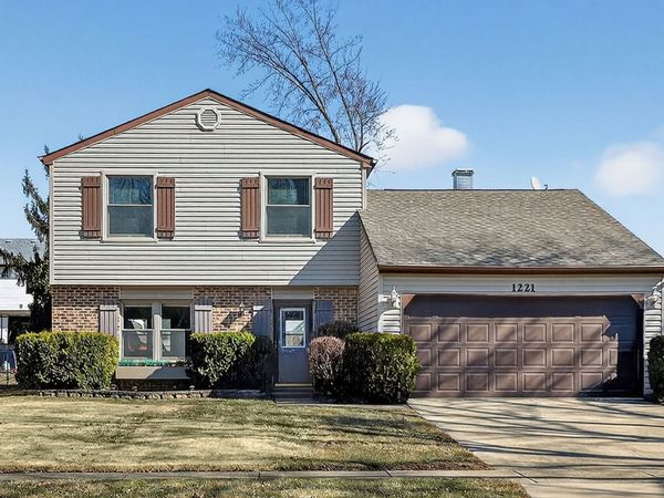 1221 Driftwood Lane, Bartlett, IL 60103