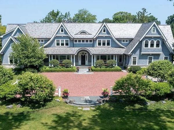 1930 Sunset Ridge Road, Northfield, IL 60093