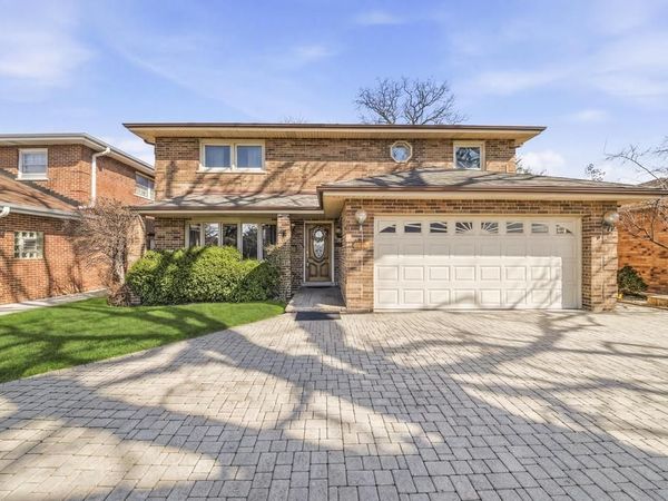 313 N Dee Road, Park Ridge, IL 60068