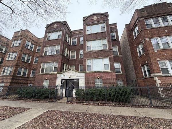 6716 S Clyde Avenue, Chicago, IL 60649