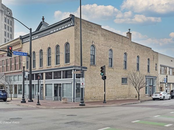 20-24 Douglas Avenue, Elgin, IL 60120