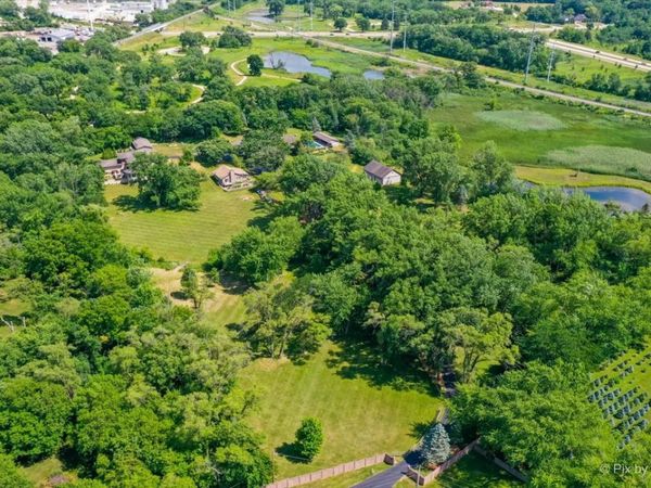 1088 Center Drive, South Elgin, IL 60177