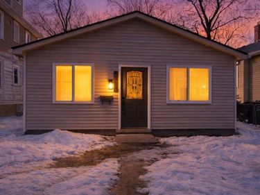 359 Edgewood Place, Ferndale, MI 48220