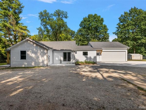 5771 Gratiot Avenue, St. Clair Twp, MI 48079
