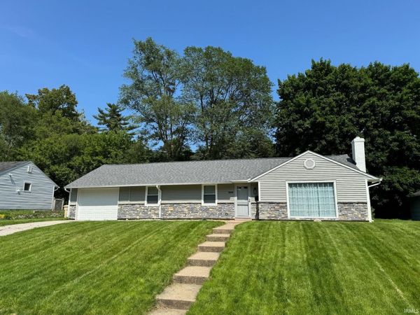 2828 Southridge Drive, South Bend, IN 46614