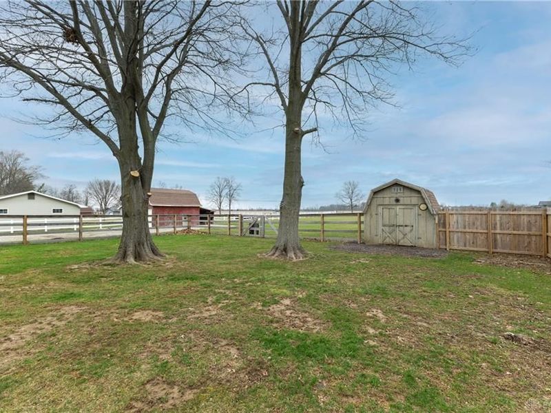5194 Heckathorn Road, Brookville, OH 45309 Photo 32