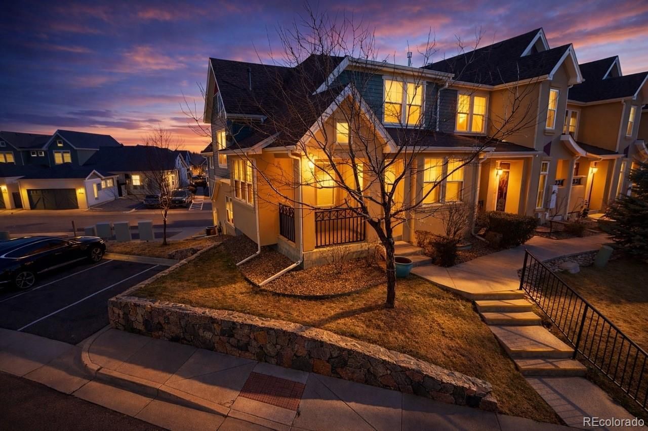 9805 W Hinsdale Place, Littleton, CO 80128 Main Photo