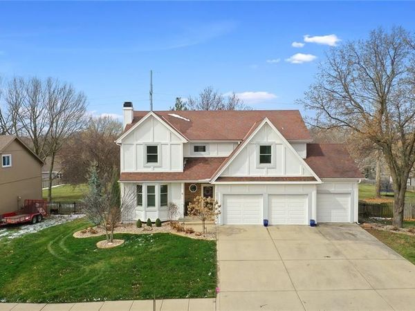 10014 N Highland Terrace, Kansas City, MO 64155