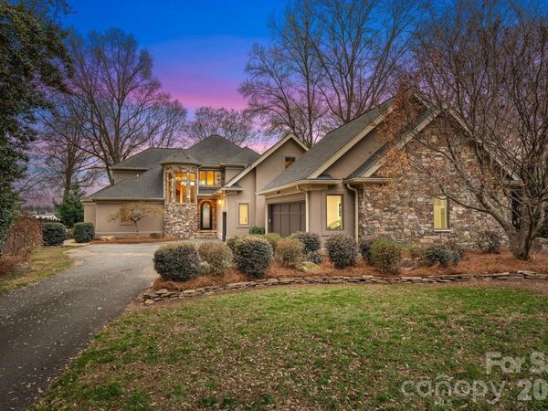 18019 Whispering Oaks Drive , Cornelius, NC 28031