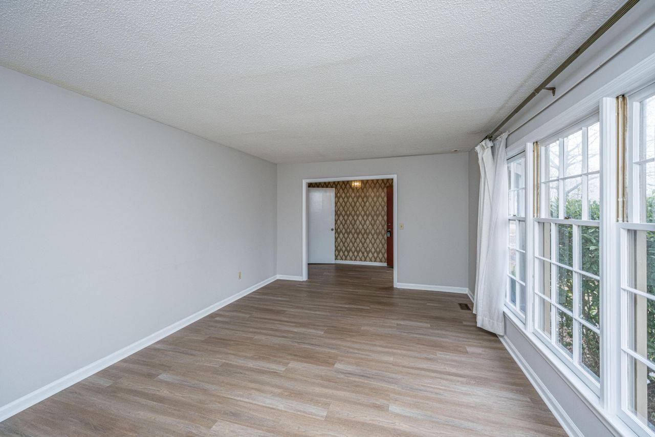 37 Milano Street Photo 11