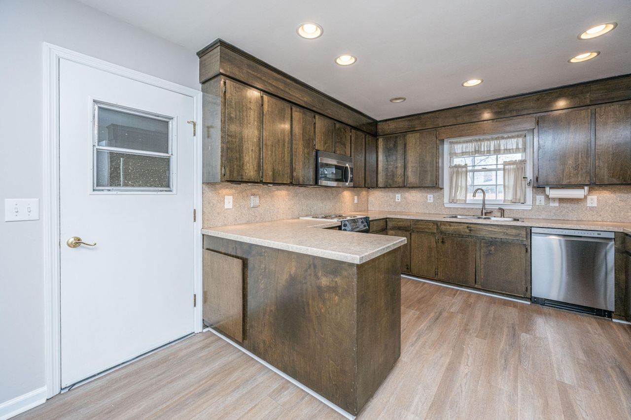 37 Milano Street Photo 13