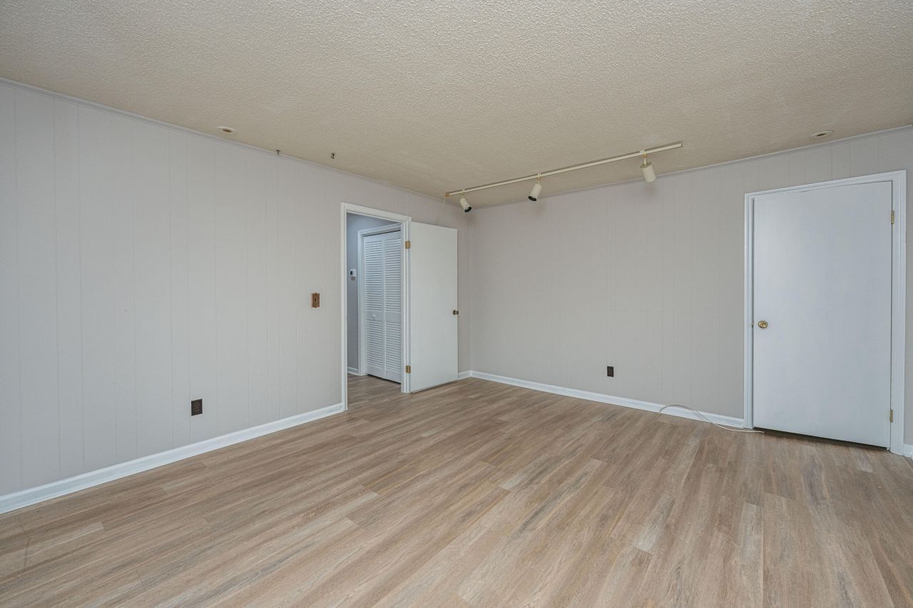 37 Milano Street Photo 19