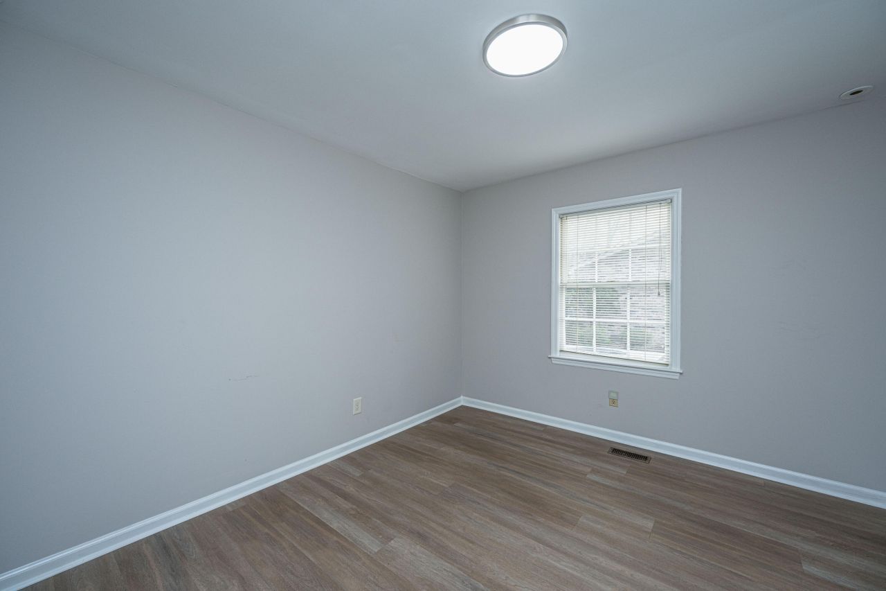 37 Milano Street Photo 24