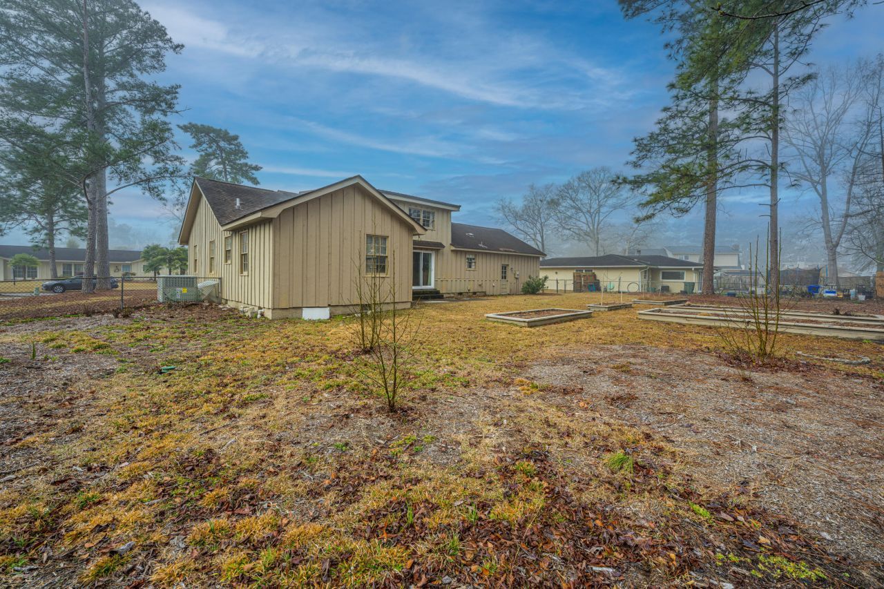 37 Milano Street Photo 38