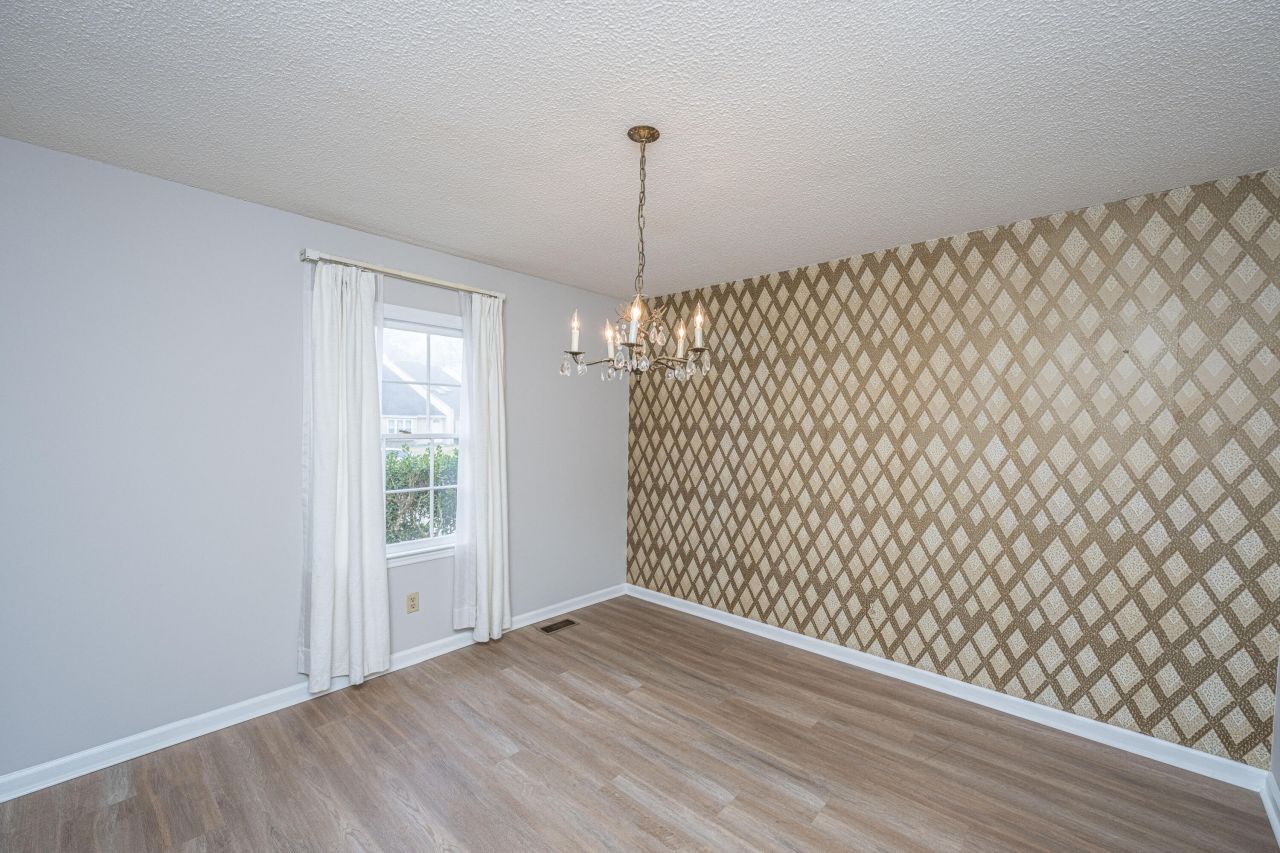 37 Milano Street Photo 6