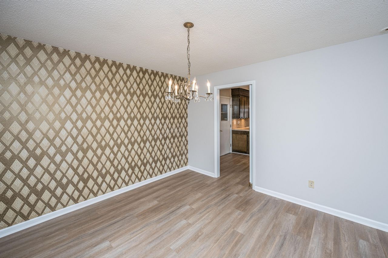 37 Milano Street Photo 8