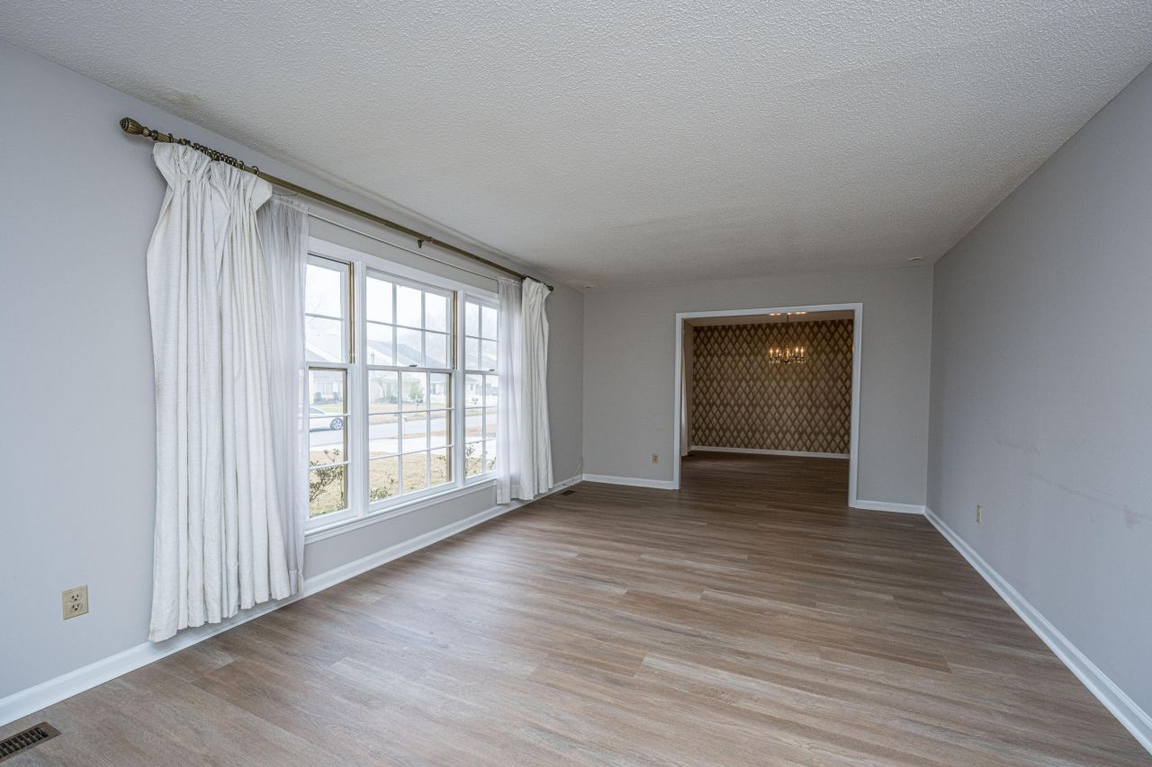 37 Milano Street Photo 9