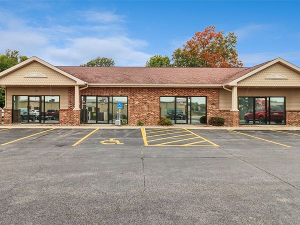 1011 N Jefferson Way, Unit 800,900,10, Indianola, IA 50125