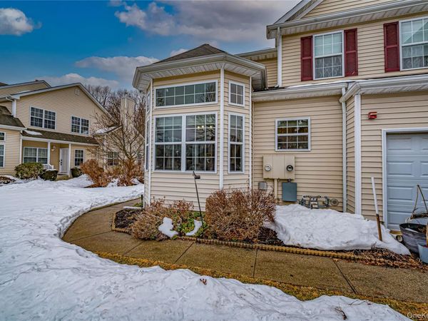 78 Cranberry Circle, Medford, NY 11763