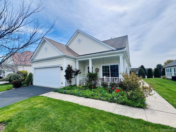 10 Louden Loop, Mount Sinai, NY 11766