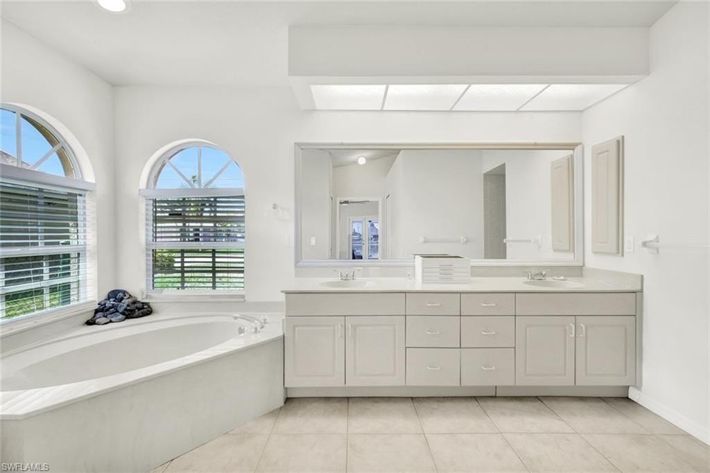 17 SE 15th Ave, Cape Coral, FL 33990 Photo