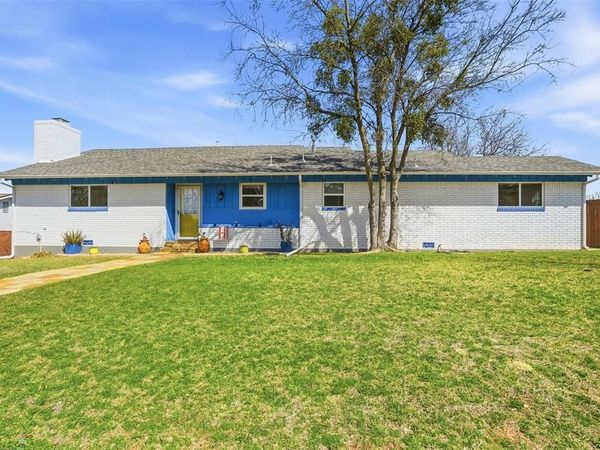 1307 Bois D Arc Street , Weatherford, TX 76086