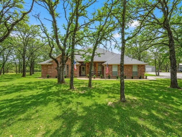 321 Niki , Paradise, TX 76073