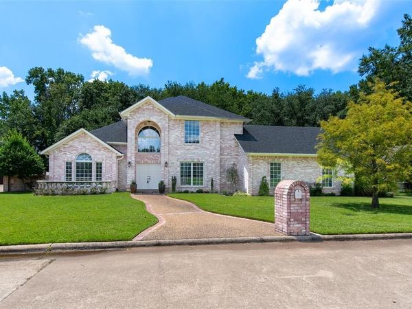 209 Turnberry Circle , Mount Pleasant, TX 75455