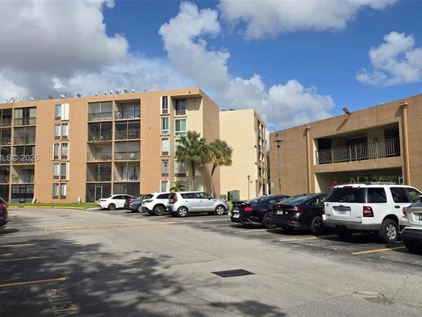 9120 Fontainebleau Blvd, Unit 501, Miami, FL 33172