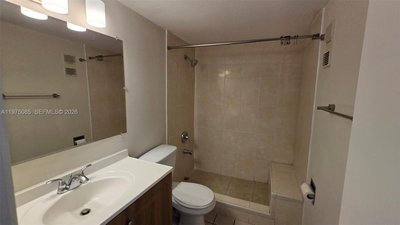 9120 Fontainebleau Blvd, Unit 501, Miami, FL 33172 Photo