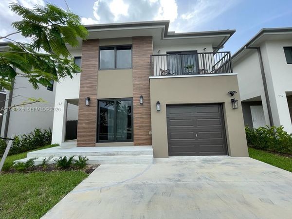302 NW 11th Ct, Unit 302, Florida City, FL 33034