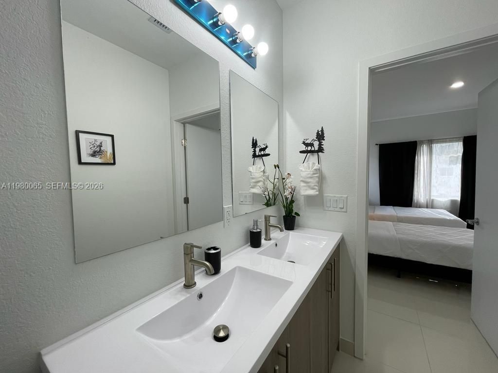 302 NW 11th Ct , Unit 302, Florida City, FL 33034 Photo