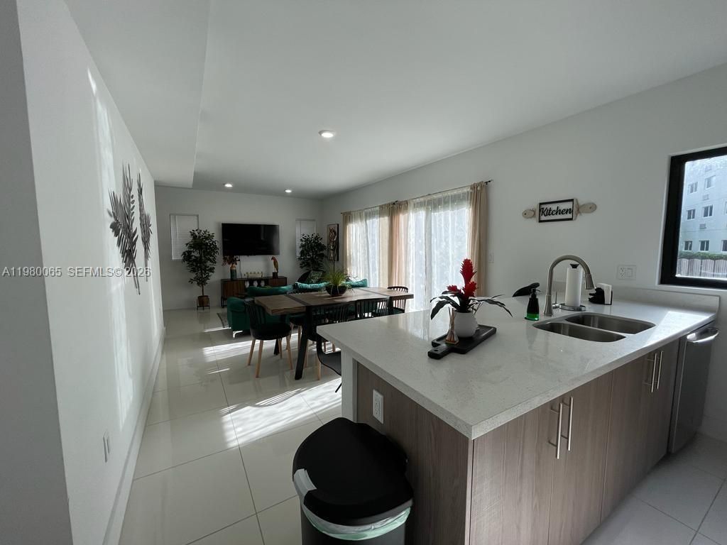 302 NW 11th Ct , Unit 302, Florida City, FL 33034 Photo