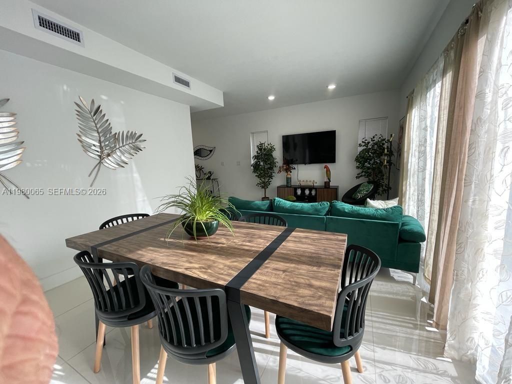 302 NW 11th Ct , Unit 302, Florida City, FL 33034 Photo