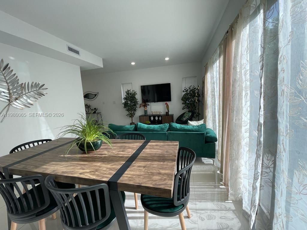 302 NW 11th Ct , Unit 302, Florida City, FL 33034 Photo