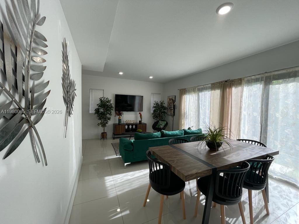 302 NW 11th Ct , Unit 302, Florida City, FL 33034 Photo