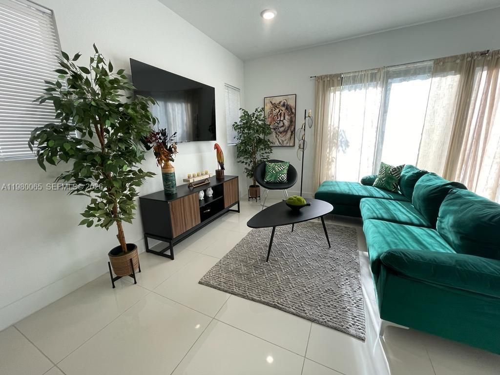 302 NW 11th Ct , Unit 302, Florida City, FL 33034 Photo