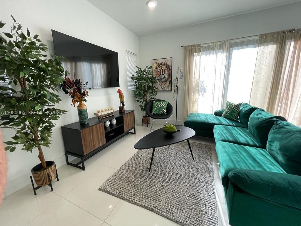 302 NW 11th Ct , Unit 302, Florida City, FL 33034 Photo