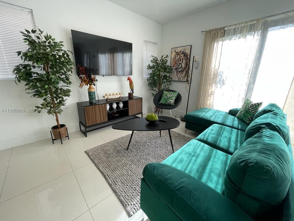 302 NW 11th Ct , Unit 302, Florida City, FL 33034 Photo