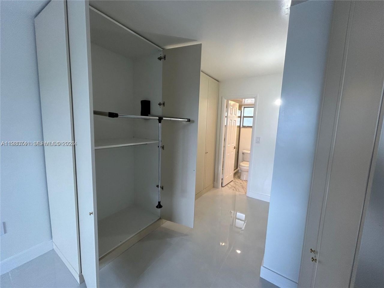 3550 NE 169th St , Unit 303, North Miami Beach, FL 33160 Photo