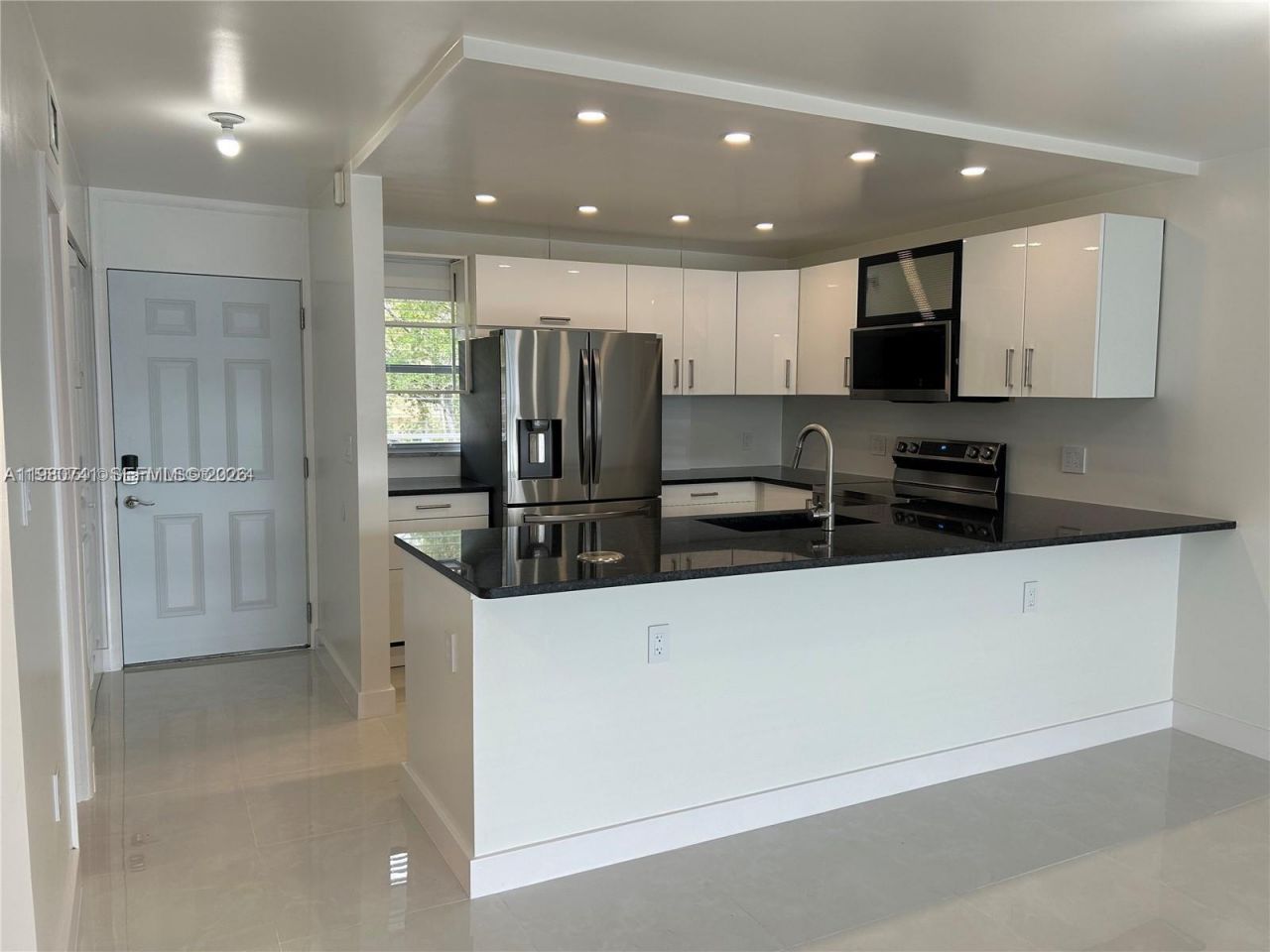 3550 NE 169th St , Unit 303, North Miami Beach, FL 33160 Photo