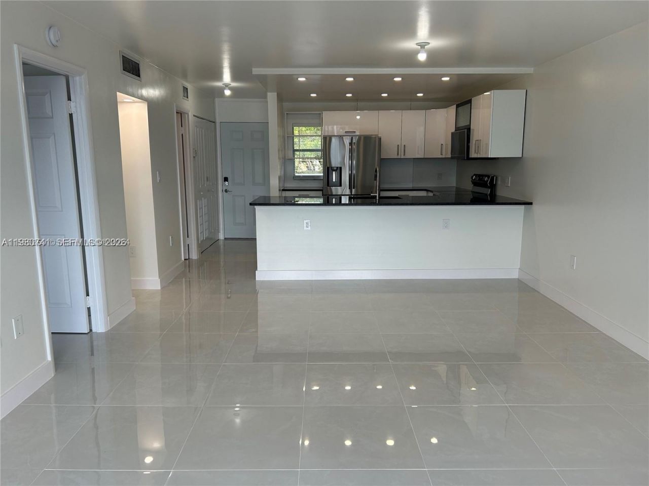 3550 NE 169th St , Unit 303, North Miami Beach, FL 33160 Photo