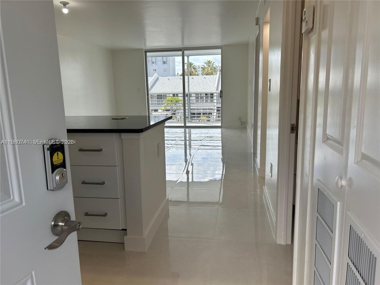 3550 NE 169th St , Unit 303, North Miami Beach, FL 33160 Photo