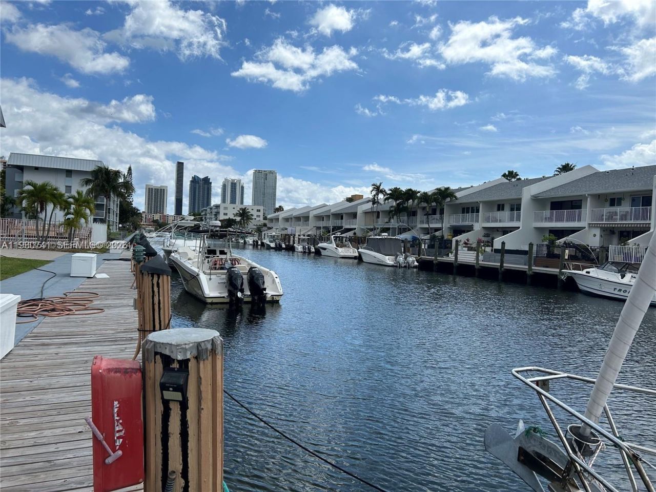 3550 NE 169th St , Unit 303, North Miami Beach, FL 33160 Photo