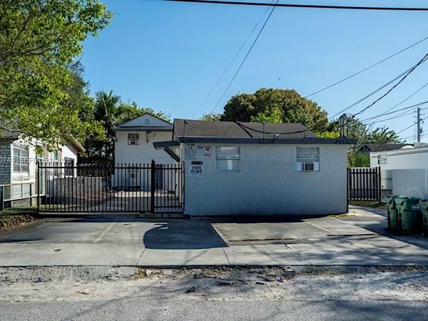 2378 NW 60th St , Miami, FL 33142